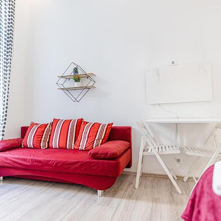 Sleek Studio Apt - Suitable For Longstays Вена Экстерьер фото